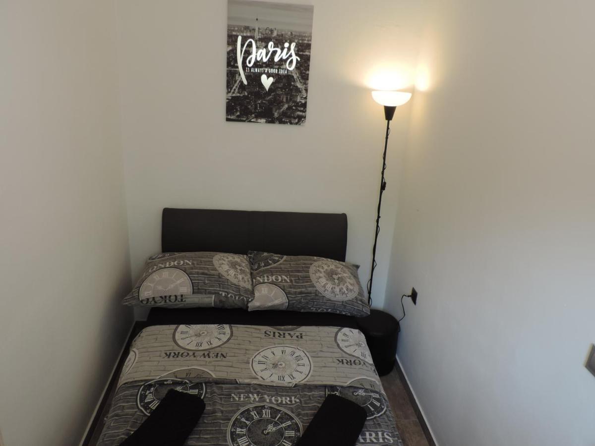 Apartment Carla Split Bagian luar foto
