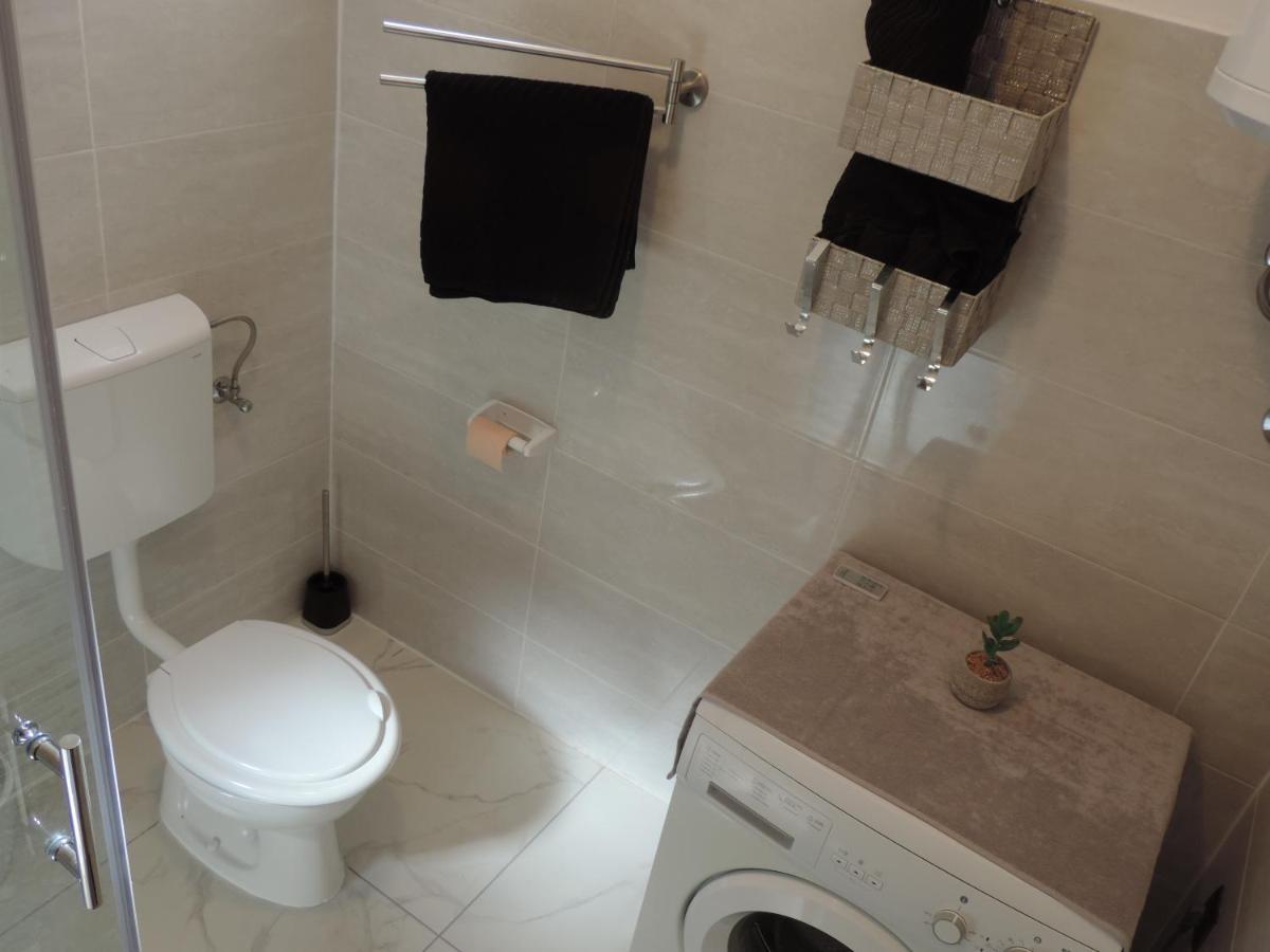 Apartment Carla Split Bagian luar foto